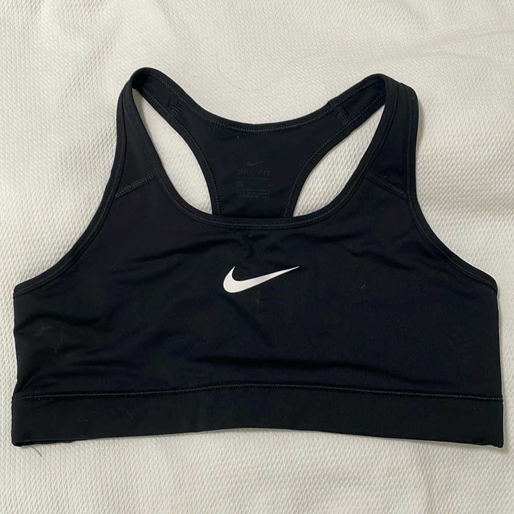 Black Nike racerback sports bra